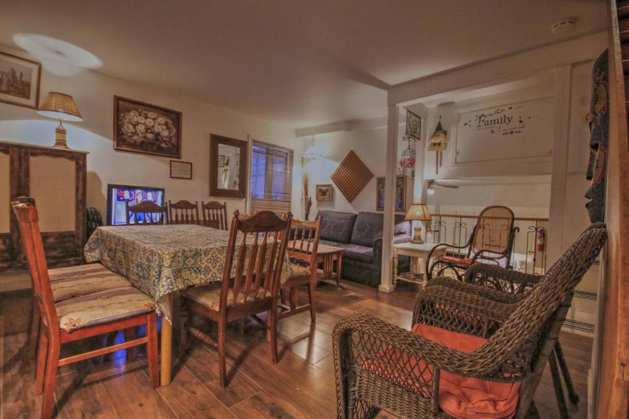 Vieille Maison Rustique Espace Interessant Quebeque Exterior foto