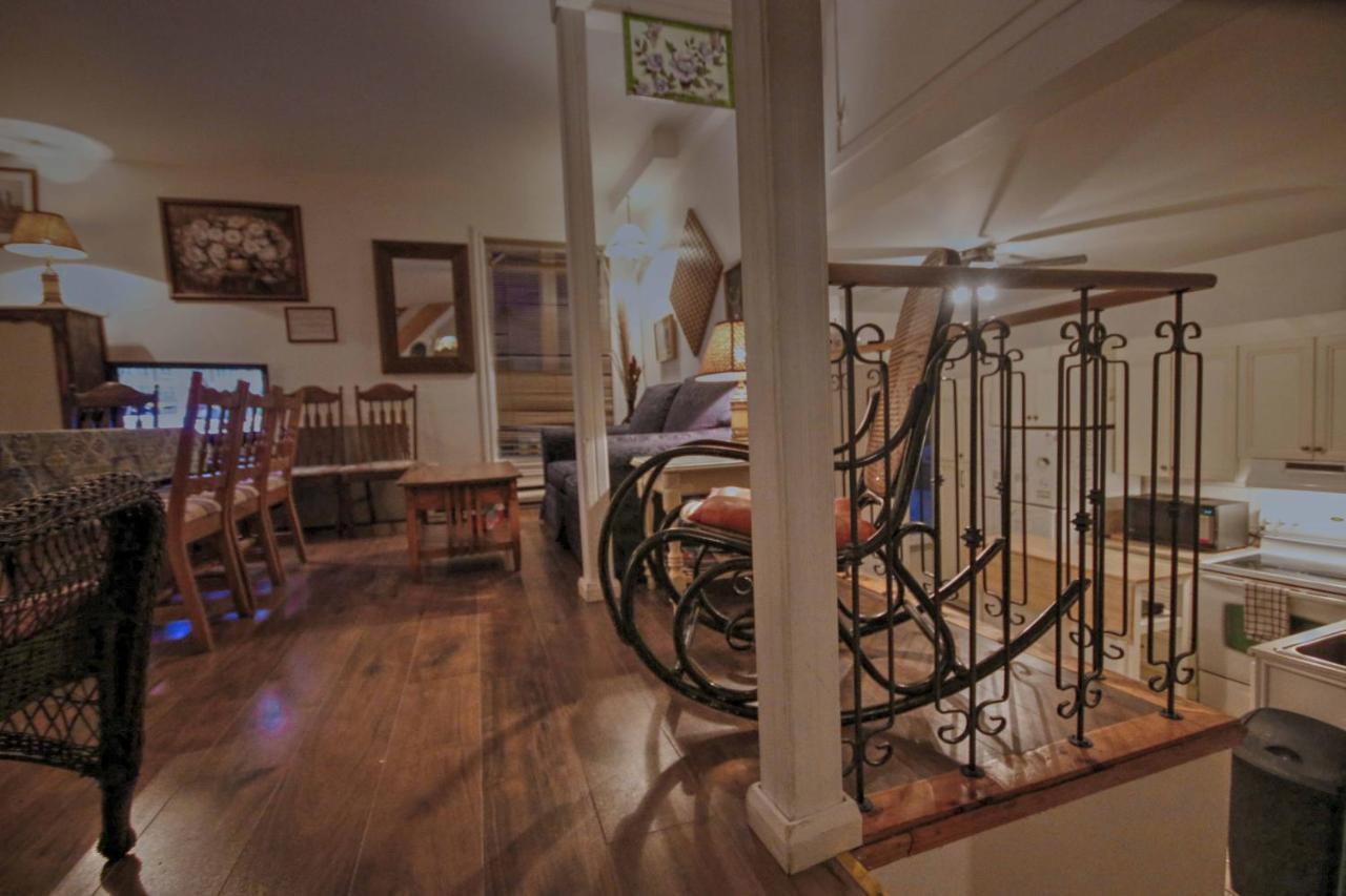 Vieille Maison Rustique Espace Interessant Quebeque Exterior foto